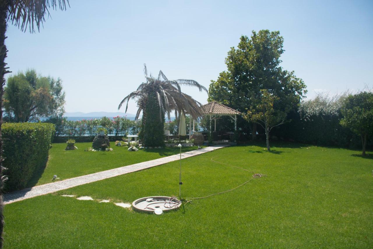 Romantic Seafront Studio - Dream Garden Platanidia Exterior photo